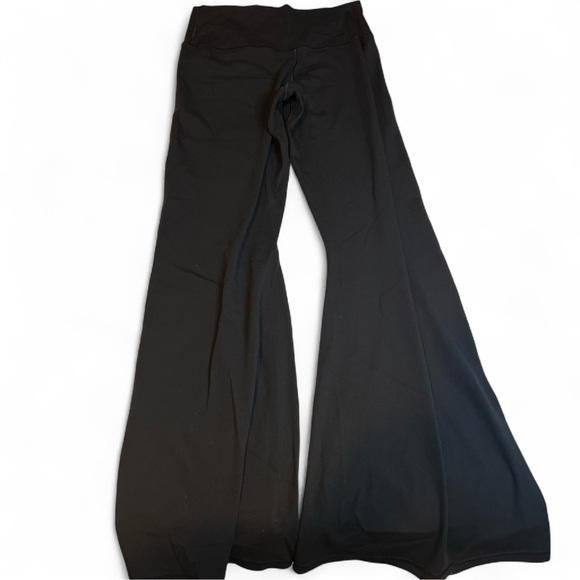 Offline by Aerie Real Me -Black Flare Leggings size XL - Picture 2 of 6